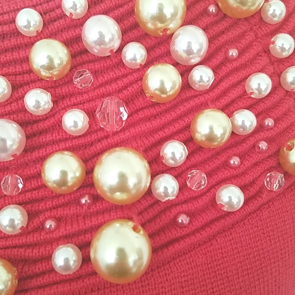 NWT Anthropologie Pink knit short-sleeved top with pearl/bauble beads. Size XS. - Picture 3 of 4